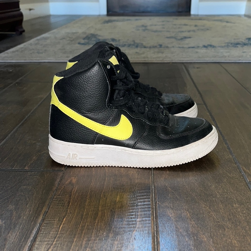 NIKE AIR FORCE 1 HIGH TOP WOMENS 7.5